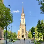 Pura Vida - Free Parking * Budapest