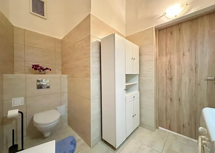 Pura Vida - Free Parking Budapest