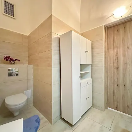 Pura Vida - Free Parking Budapesta